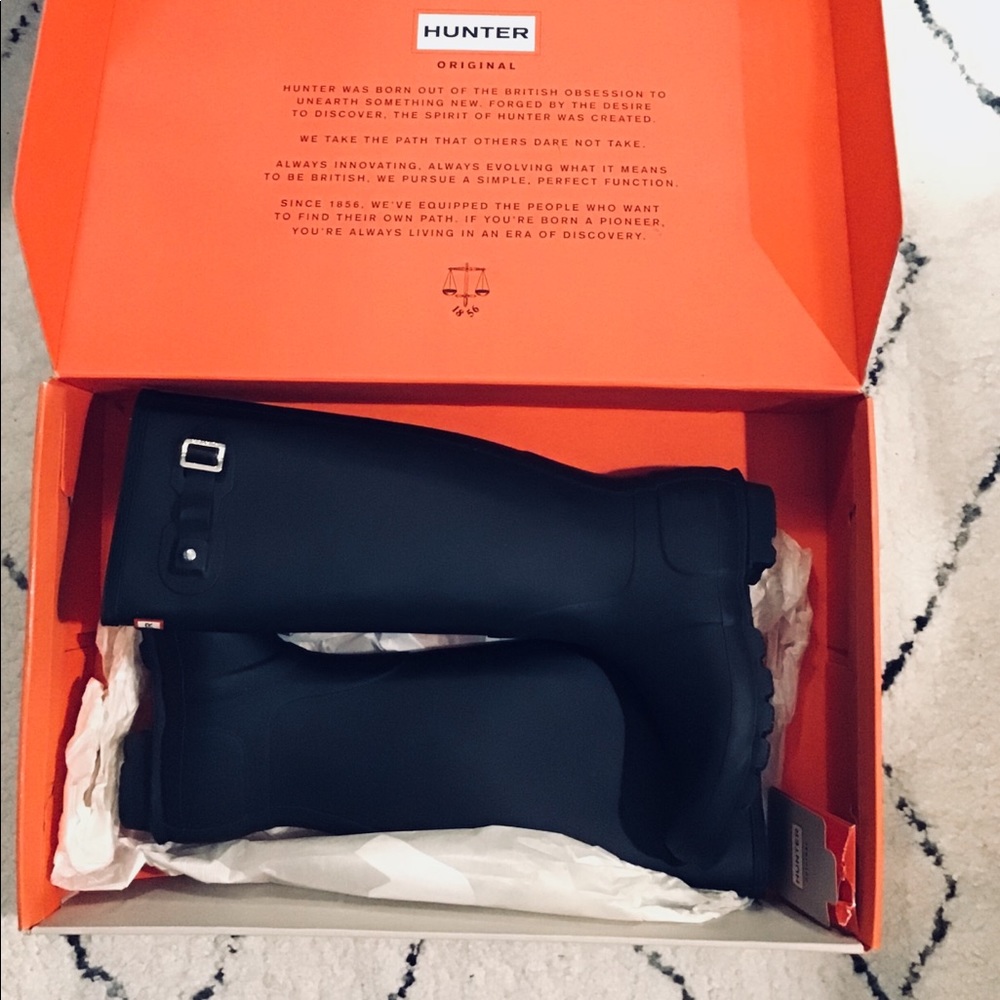 Like new women’s Tall Hunter Rain Boots
